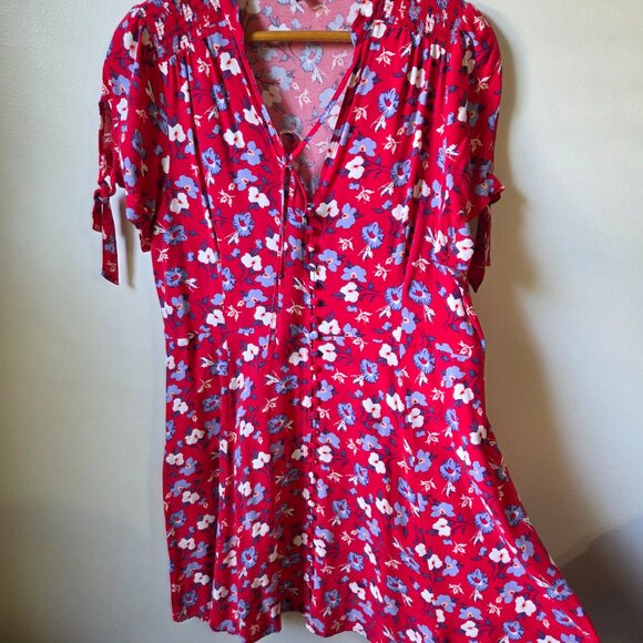 EUC EXPRESS RED FLORAL  V NECK BUTTONED SHORT DRESS SIZE LARGE - Picture 3 of 16
